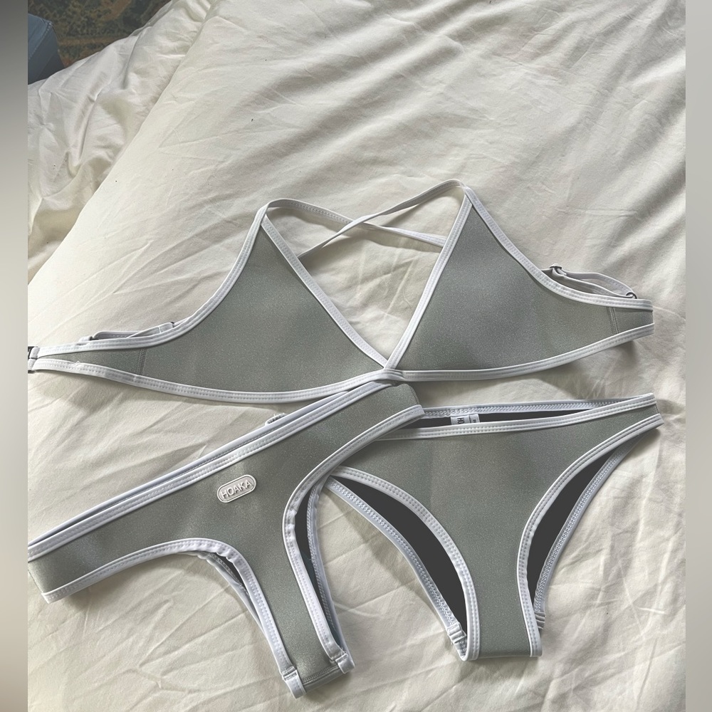 Hoaka swimsuit Lily shiny grey set